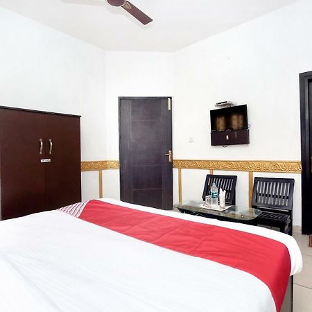 Oyo 5884 Amante Hotel Csandígarh Kültér fotó