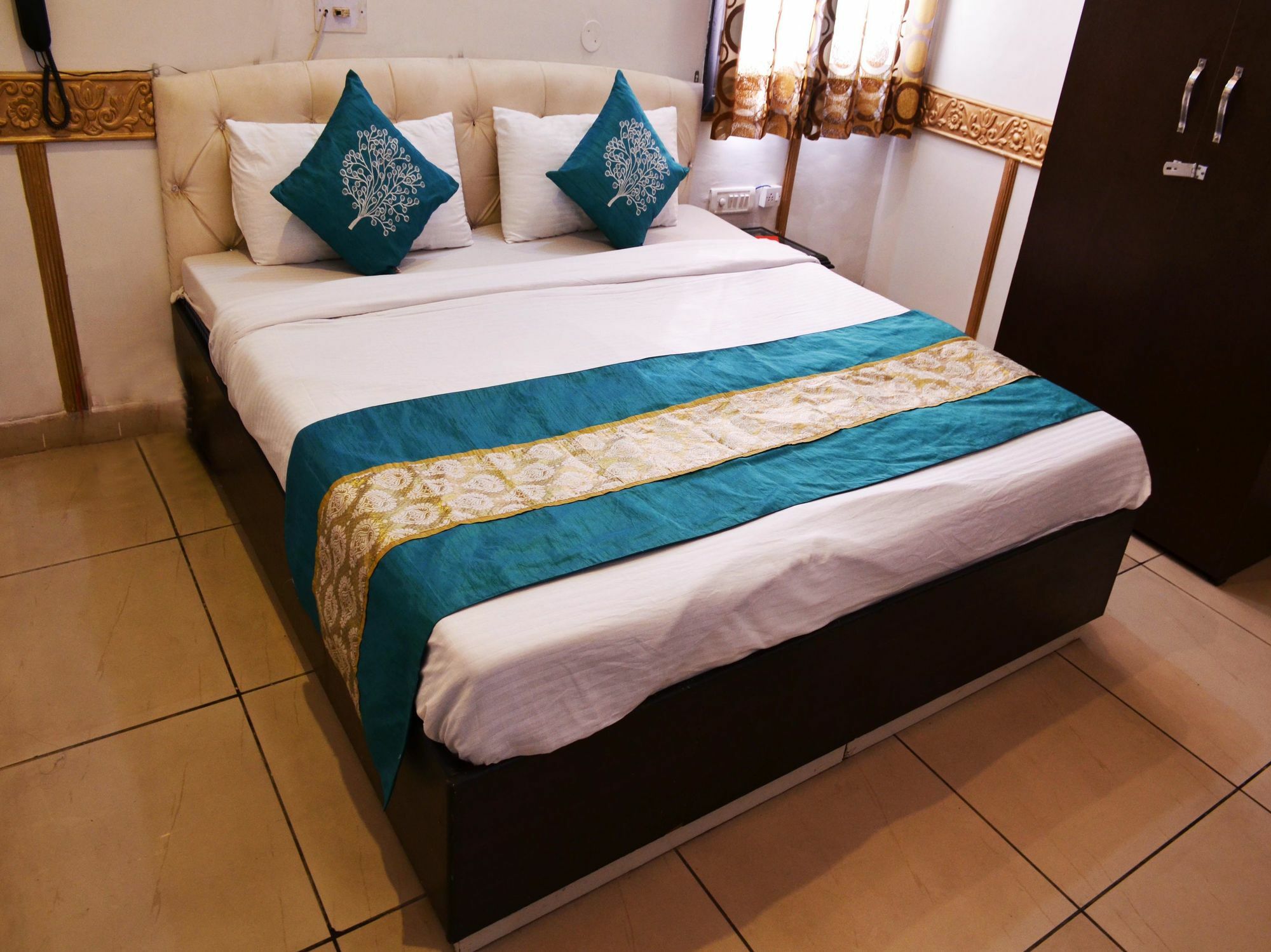 Oyo 5884 Amante Hotel Csandígarh Kültér fotó