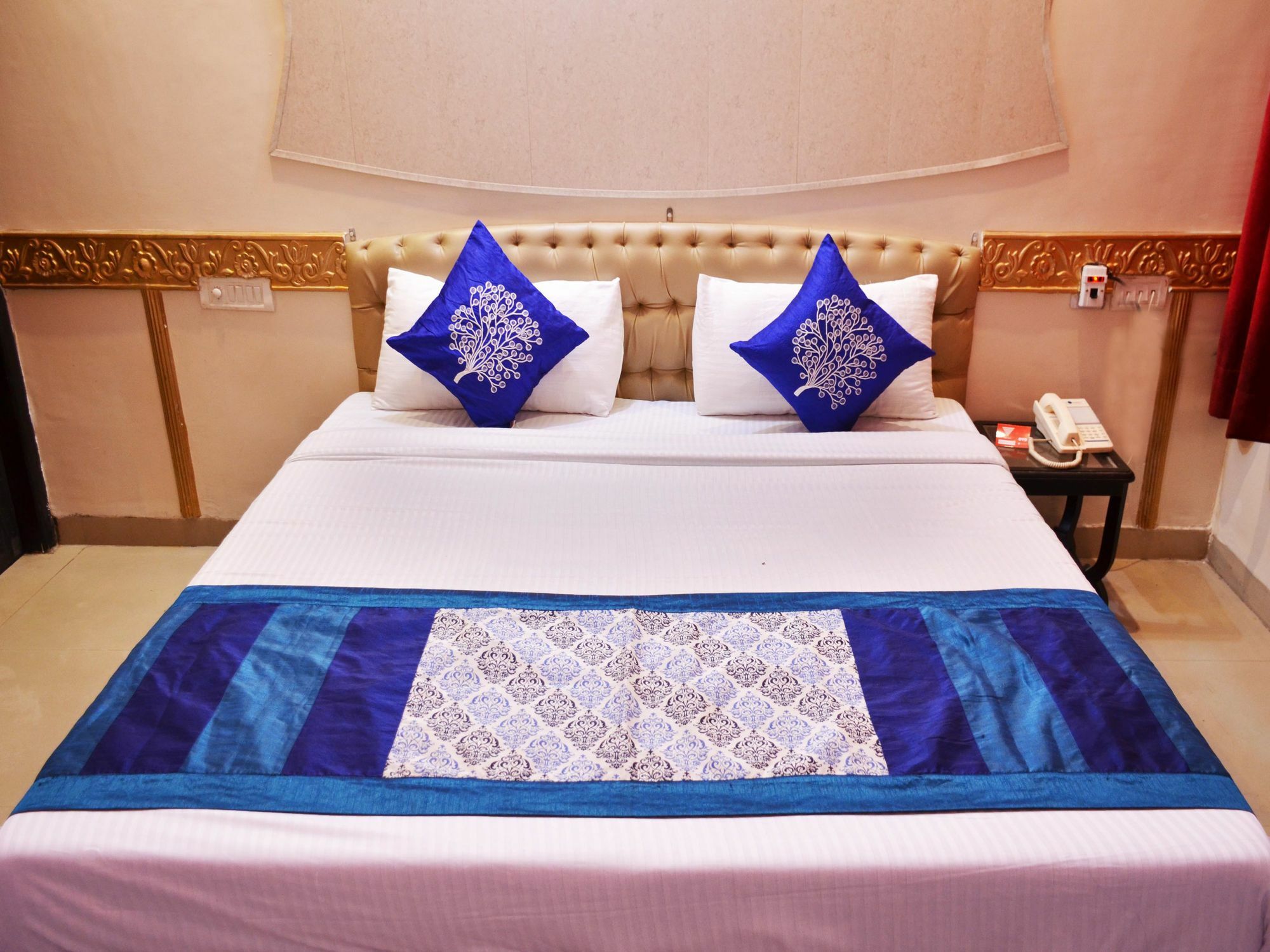 Oyo 5884 Amante Hotel Csandígarh Kültér fotó
