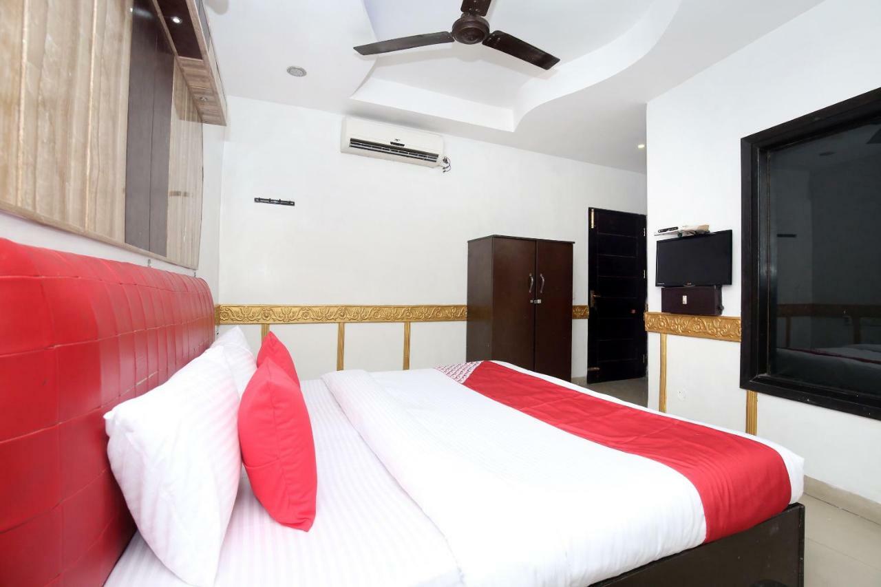 Oyo 5884 Amante Hotel Csandígarh Kültér fotó